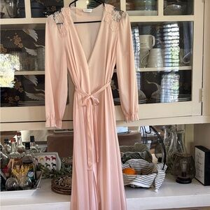 Vintage 60s / 70s Blush pink lace embellished nylon robe Sz Sm